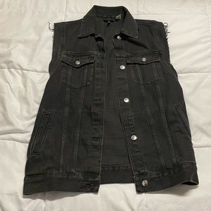 H & M devided jean vest jacket